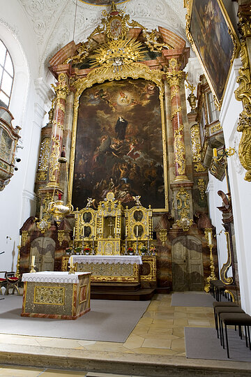 Kirche St Walburg Hauptaltar und Altarbild