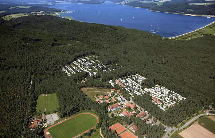 Luftaufnahme des barrierefreien Campingplatz Waldcamping Brombach in Pleinfeld