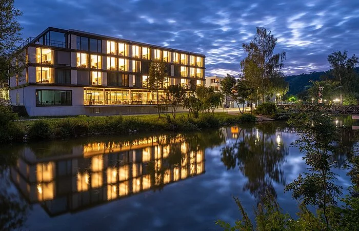 Außenansicht im Dunkeln