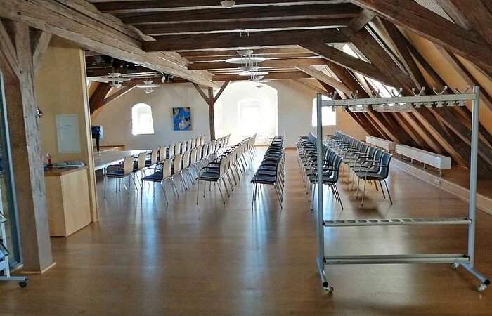 Der Saal bietet Platz für bis zu 120 Personen