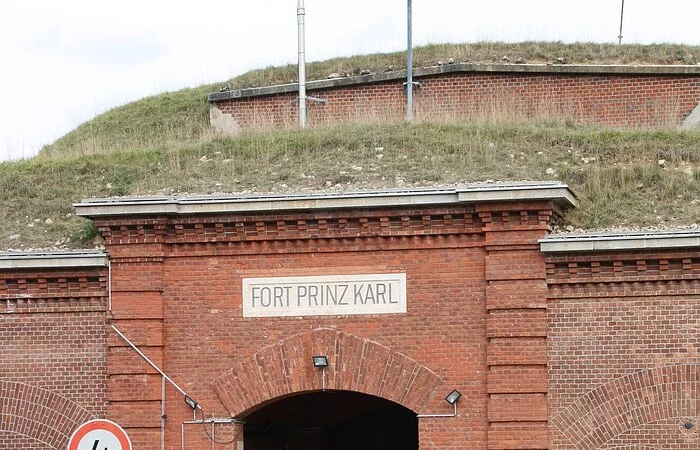 Eingang des Forts Prinz Karl bei Katharinenberg