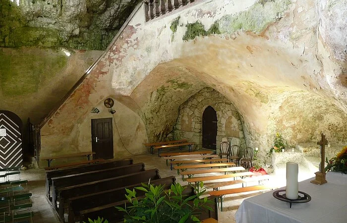 Felsenkirche vom Altar aus gesehen
