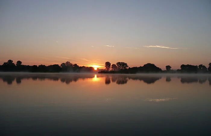 Sportsee V bei Burgheim mit Sonnenuntergang