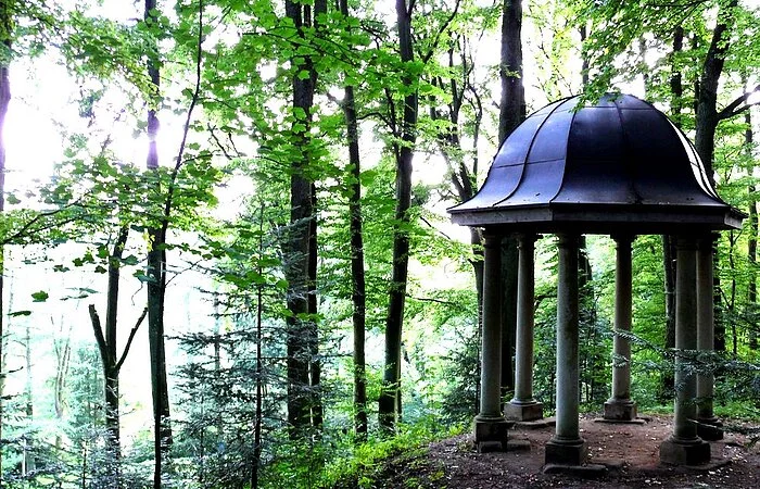 Inmitten von Natur befindet sich der Weinbergspark in Roth.