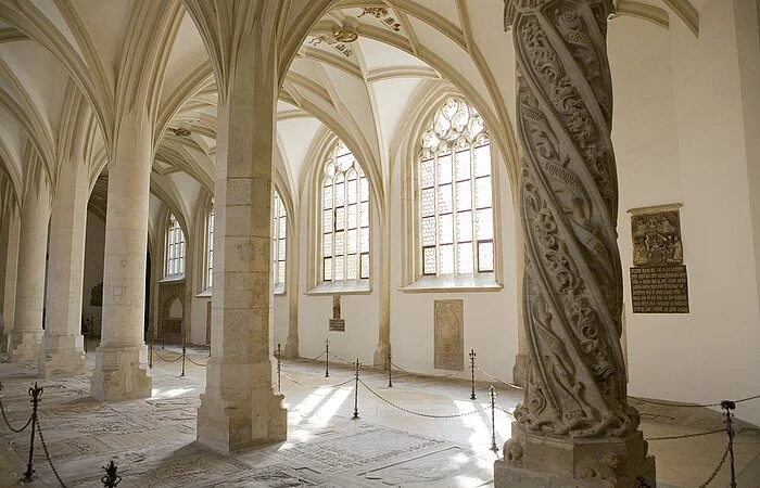 Schöne Säule Steinmetz