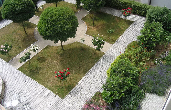 Gästehaus St. Walburg - Barockgarten