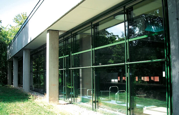 Außenansicht Hallenbad Schottenau