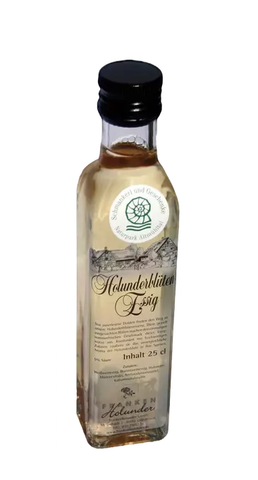 Flasche gefüllt mit Essig. Marke des Naturparks im oberen Flaschenbereich über dem Etikett angebracht