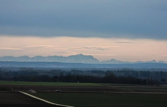 Bergpanorama mit Zugspitze, vom Reisberg bei Gaimersheim aus fotografiert