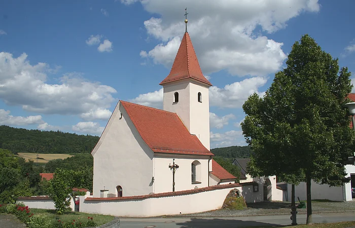 Filialkirche St. Peter und Paul in Hausen