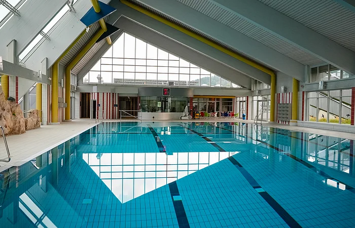 Innenbereich des Gredinger Hallenbades