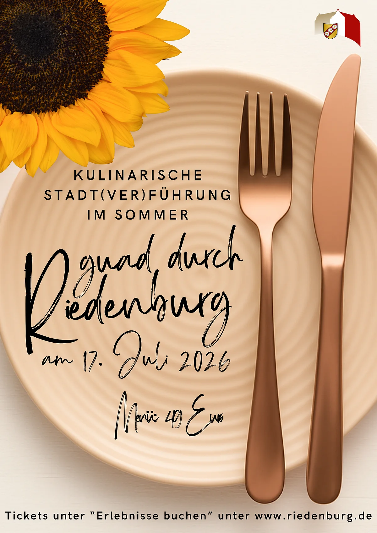 Teller mit Messer und Gabel und einer Sonnenblume