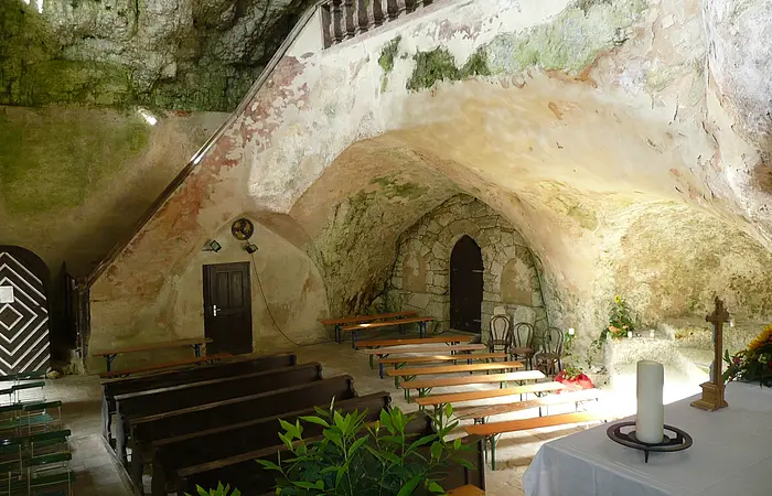 Felsenkirche vom Altar aus gesehen