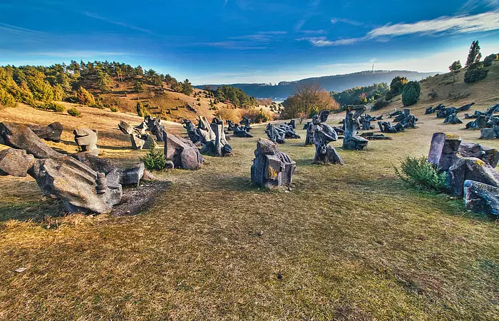 HDRtist HDR - http://www.ohanaware.com/hdrtist/