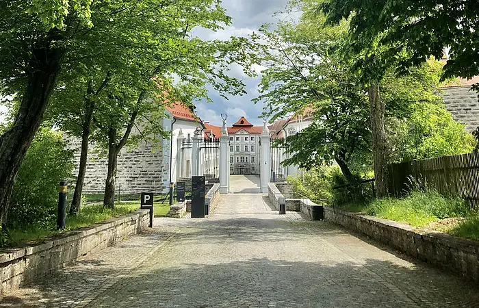Blick von der Fürstenstraße auf Schloss Hirschberg
