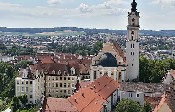 Blick vom Liebfrauenmünster auf die Wallfahrtskirche Heilig Kreuz