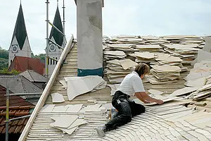 Dachdeckerei Gabler Legschieferdach Legen eines Legschieferdaches