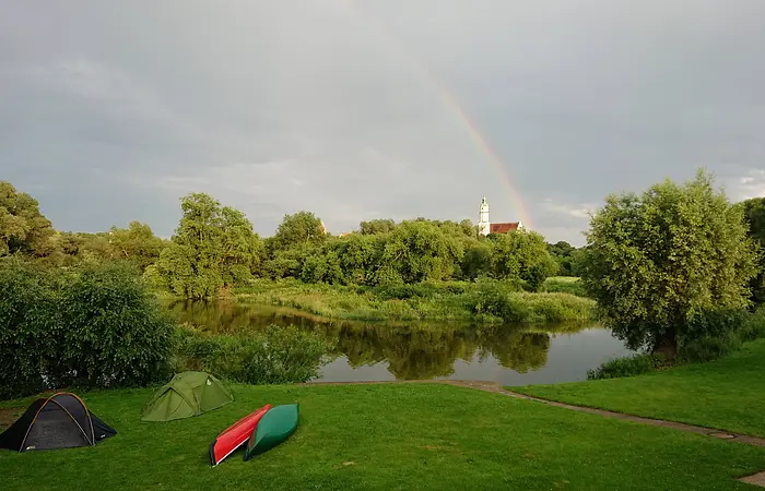 Ein Regenbogen über dem Zeltplatz am KanuClub in Donauwörth