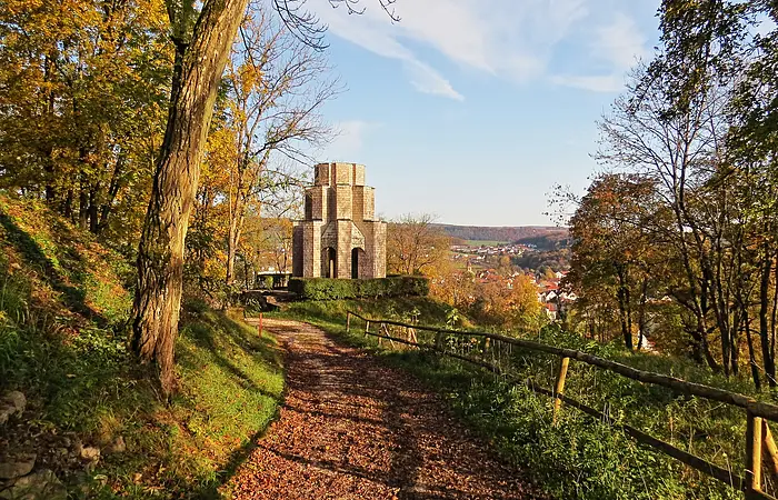 Ausblick auf das Kriegerdenkmal an der Oberen Veste