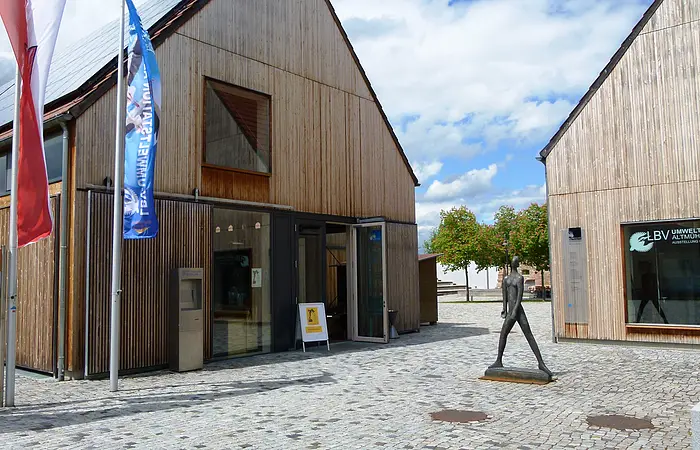 Die LBV-Umweltstation Altmühlsee ist im AIZ - Altmühlsee-Informationszentrum untergebracht.