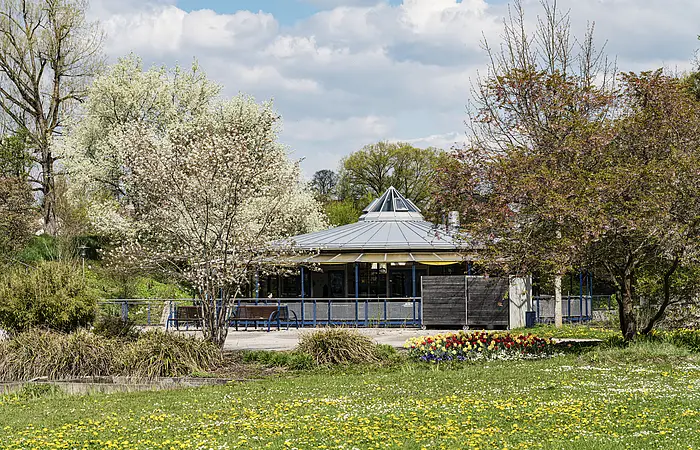 Café im Gelände der Landesgartenschau, Neumarkt in der Oberpfalz, Deutschland,