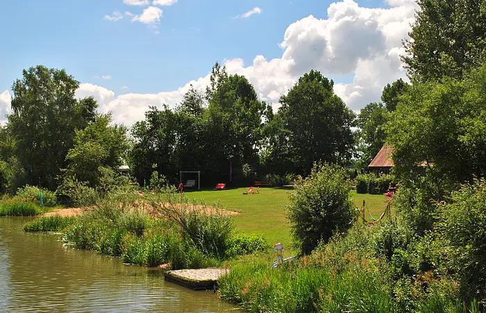 Badestrand, Liegewiese und Biergarten