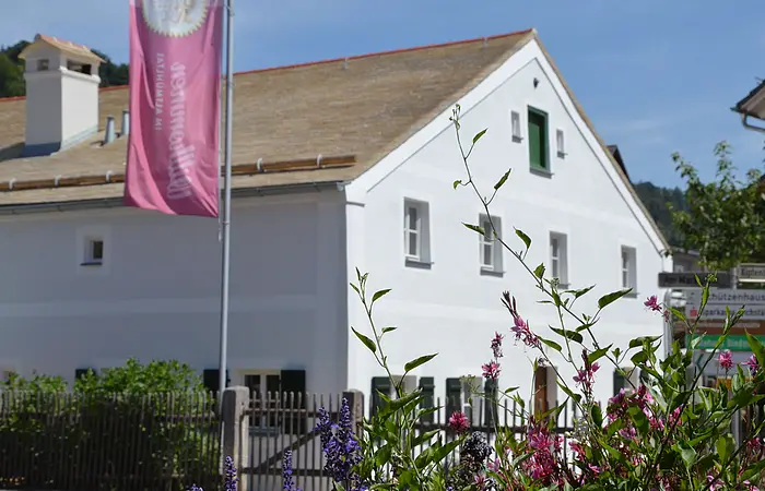 Jurahaus Kinding von außen