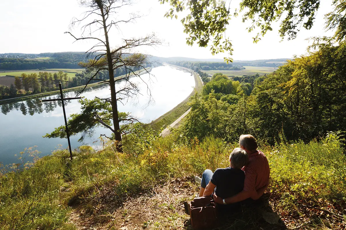 Wanderpärchen auf dem Finkenstein Jens Burkert (Deutsche Donau Fotoshooting Burkert Ideenreich in Ulm)