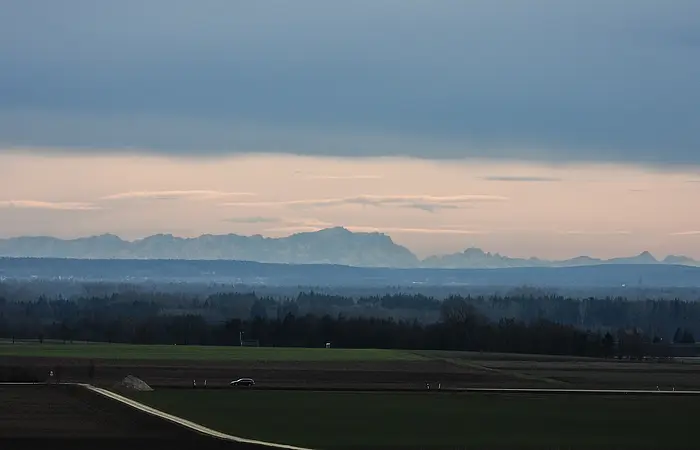 Bergpanorama mit Zugspitze, vom Reisberg bei Gaimersheim aus fotografiert