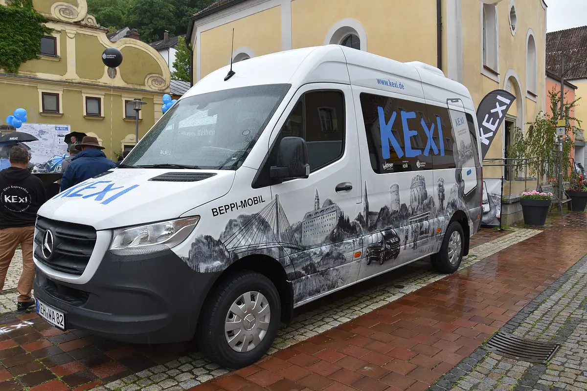 Präsentation des KEXI - Expressbus im Landkreis Kelheim individuell