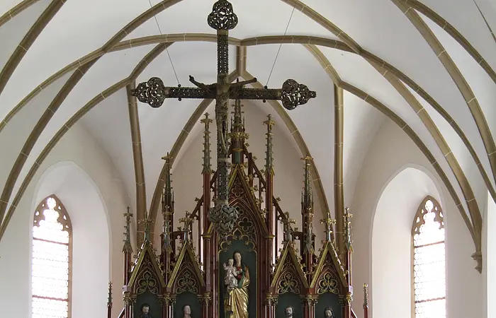 Blick auf den Hauptaltar