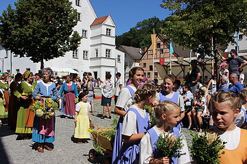 limesfest-kipfenberg-2019_umzug_erntemaedchen
